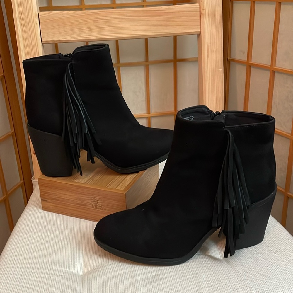 DIVIDED by H&M Black Suede Fringe Boot Size 7